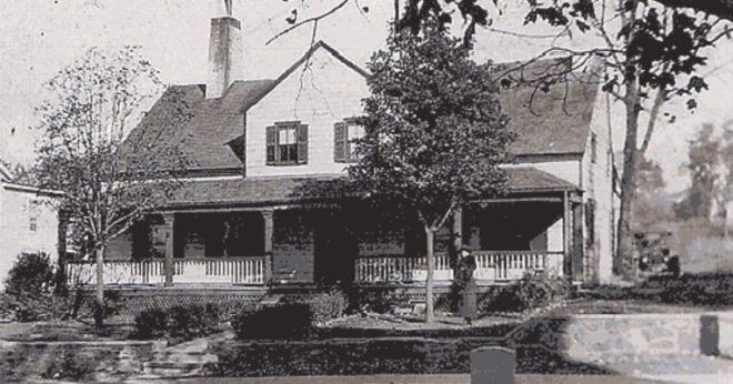 Old Bernardsville Library c.1907 used to be the Parker Tavern home to daughter Phyllis the ghost. #mrlocalhistory