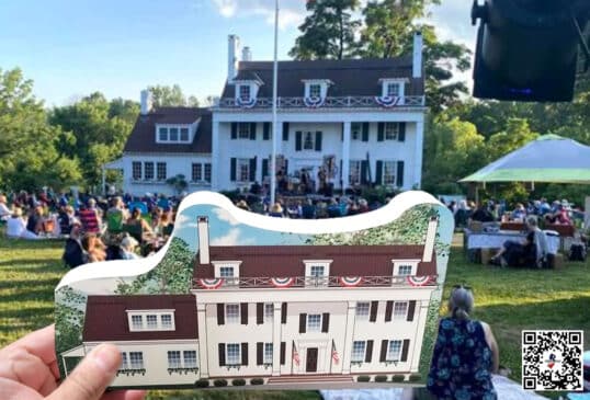 The Ross Farm Wooden Keepsake Collectible