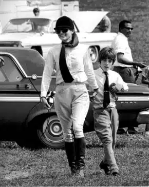 Jackie-Onassis-John-F.-Kennedy-Jr.-Bernardsville-Horse-Show-New-Jersey-1970-Ron-Galella-Staley-Wise-Gallery-New-York.webp